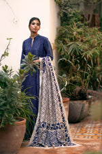 Load image into Gallery viewer, Beige And Blue Kantha Dupatta
