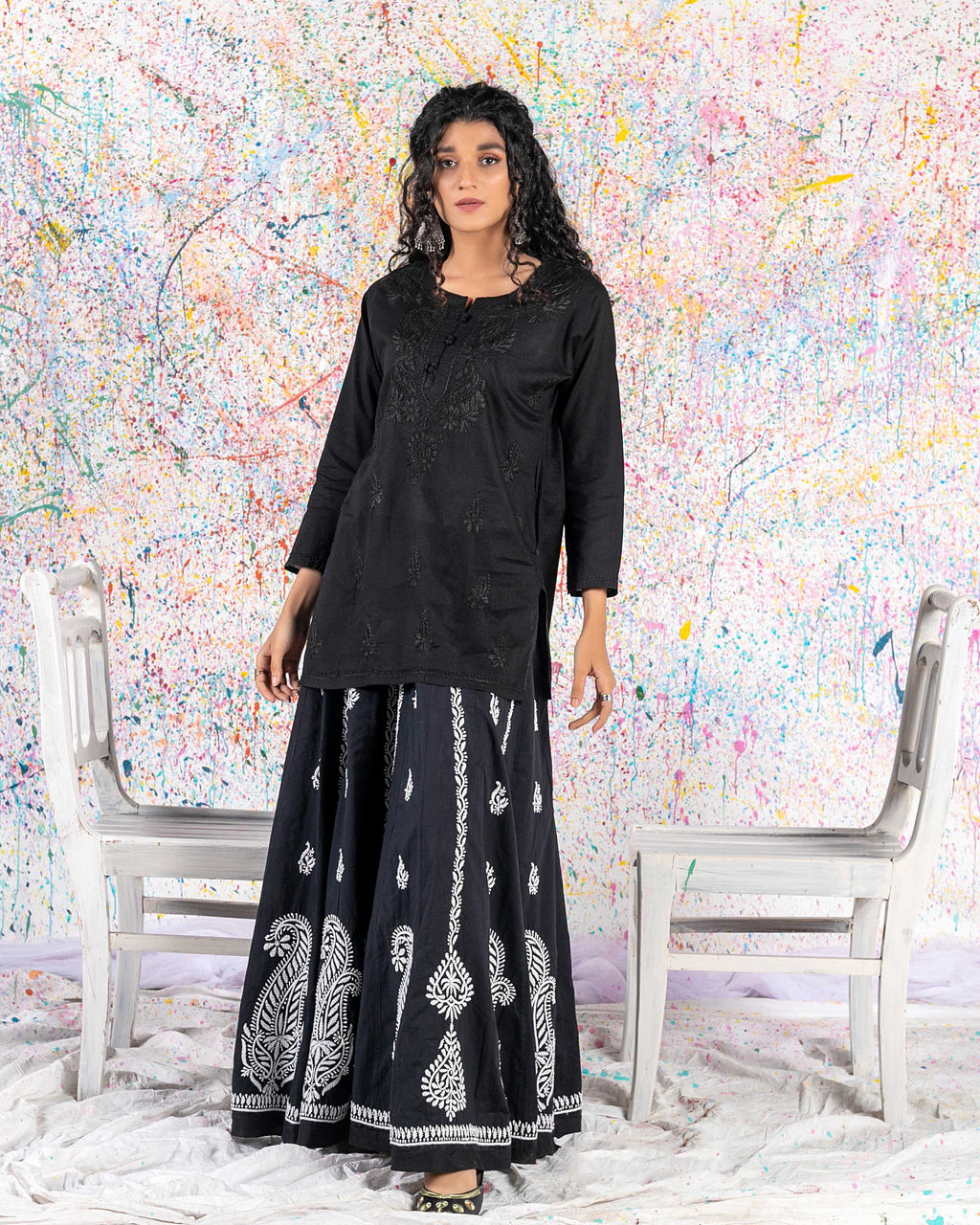 Rehma zaman black kurti black embroidery Chikan Kari Kurta Black on Black Splatter painting curly hair