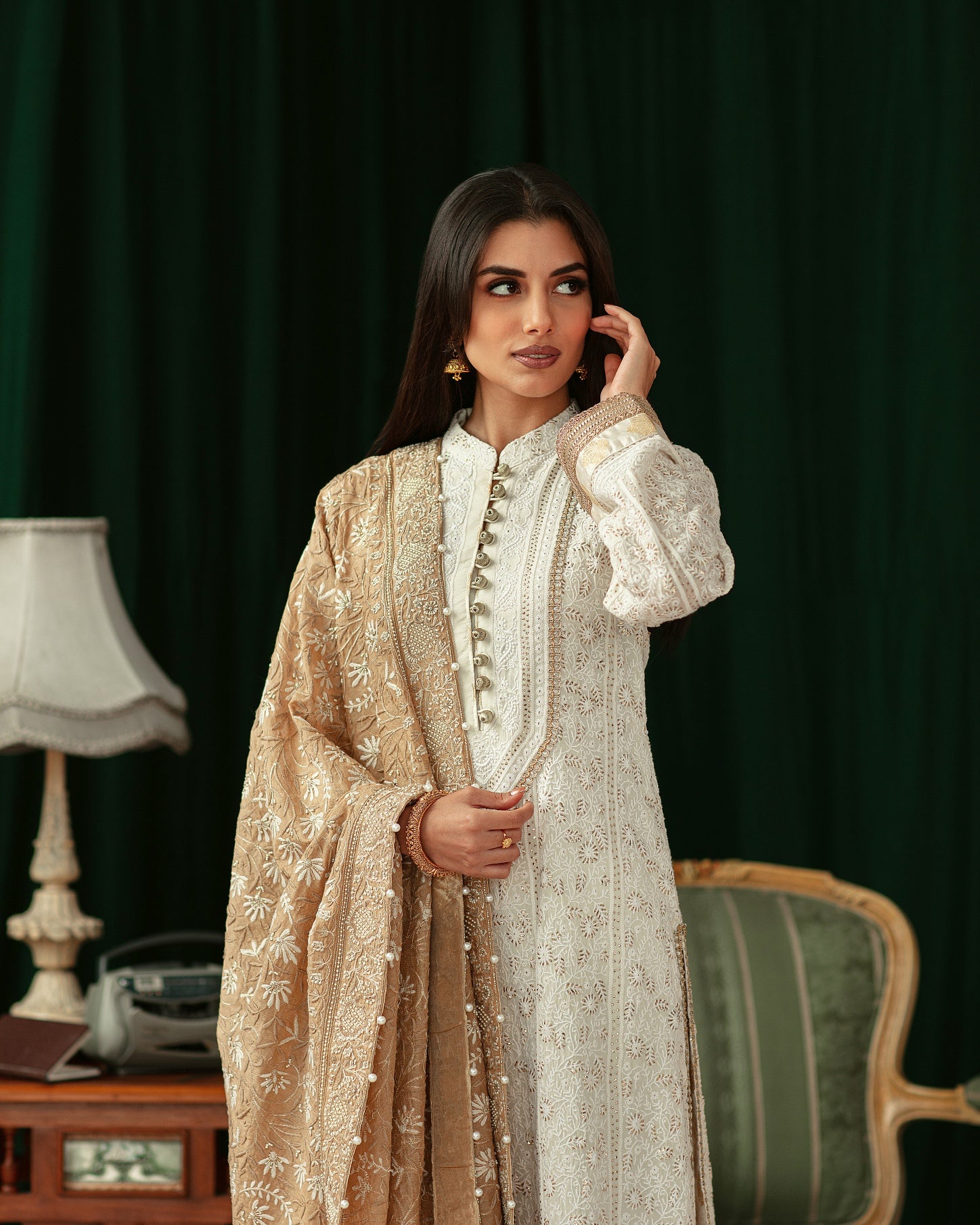 Aafrinish By Niazi Zara Peerzada Noor Jehan Se Noor  1990s Chikankari Single Taar Kurta & Izaar Green  Background Asad Bin Javed Vintage Pakistan Fashion 