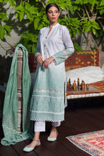 Load image into Gallery viewer, Aafrinish by Niazi Amal Abedi Shaded Basil Green Chikankari Kurta Nadir Toosy
