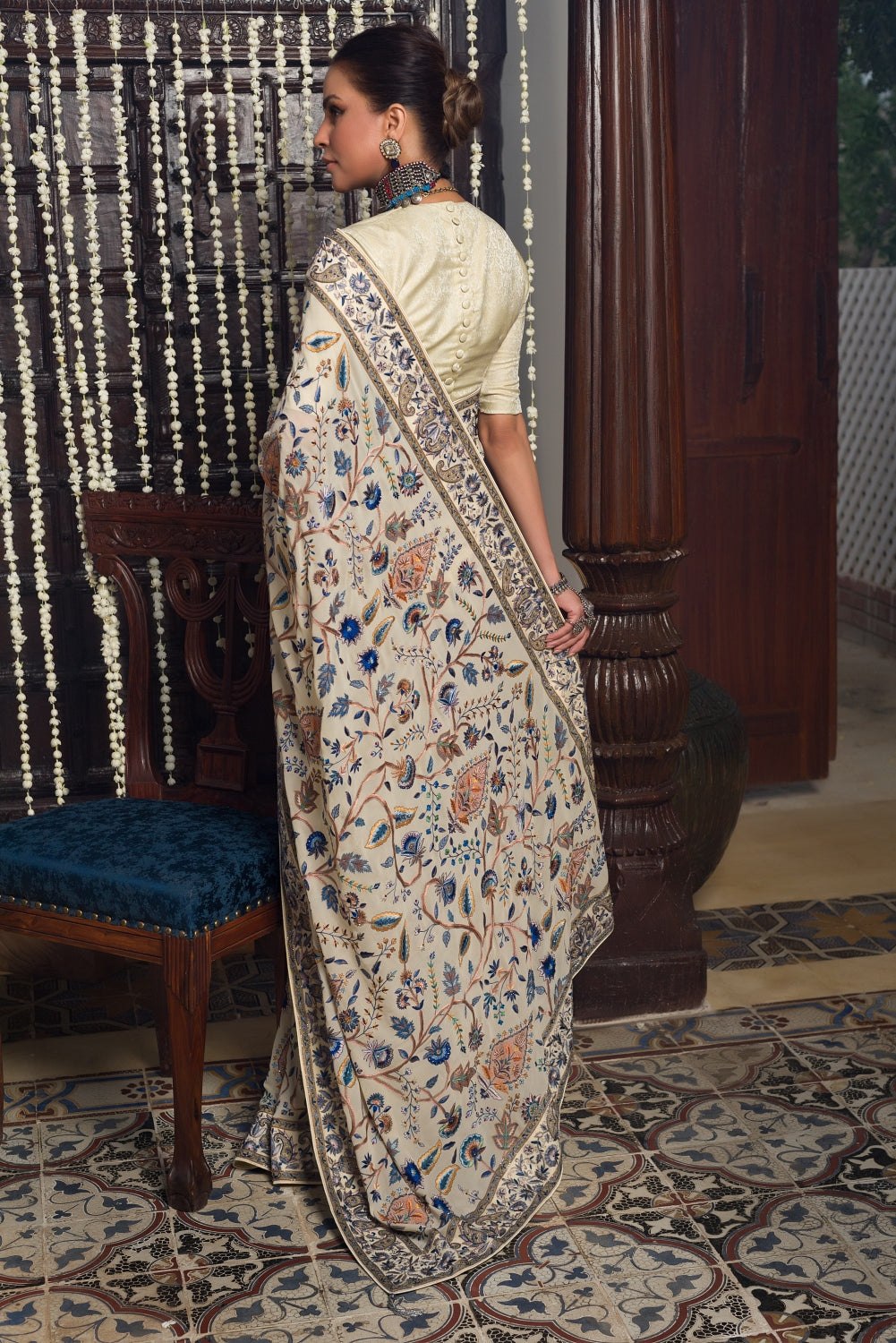 Aafrinish By Niazi Fouzia Aman Off white hand embroidered Kashida Kari Saree Old Havelli 